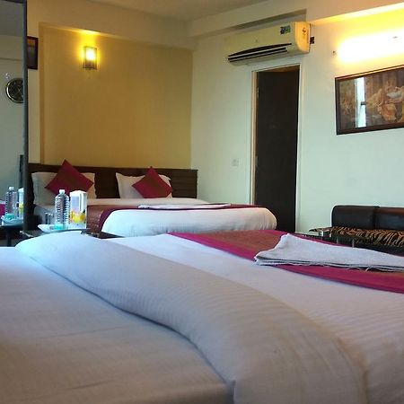 Airport Hotel Port View Ню Делхи Екстериор снимка