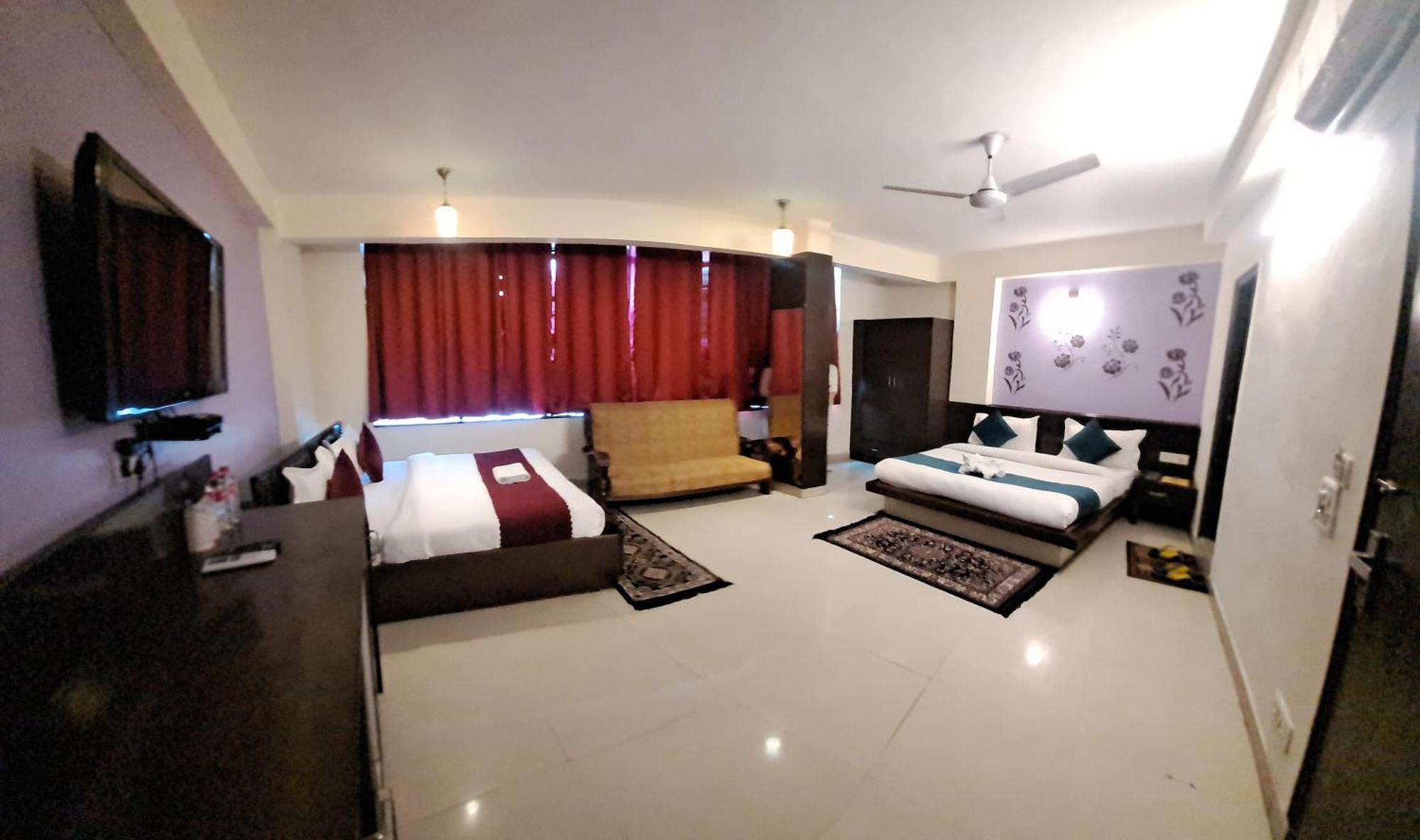 Airport Hotel Port View Ню Делхи Екстериор снимка
