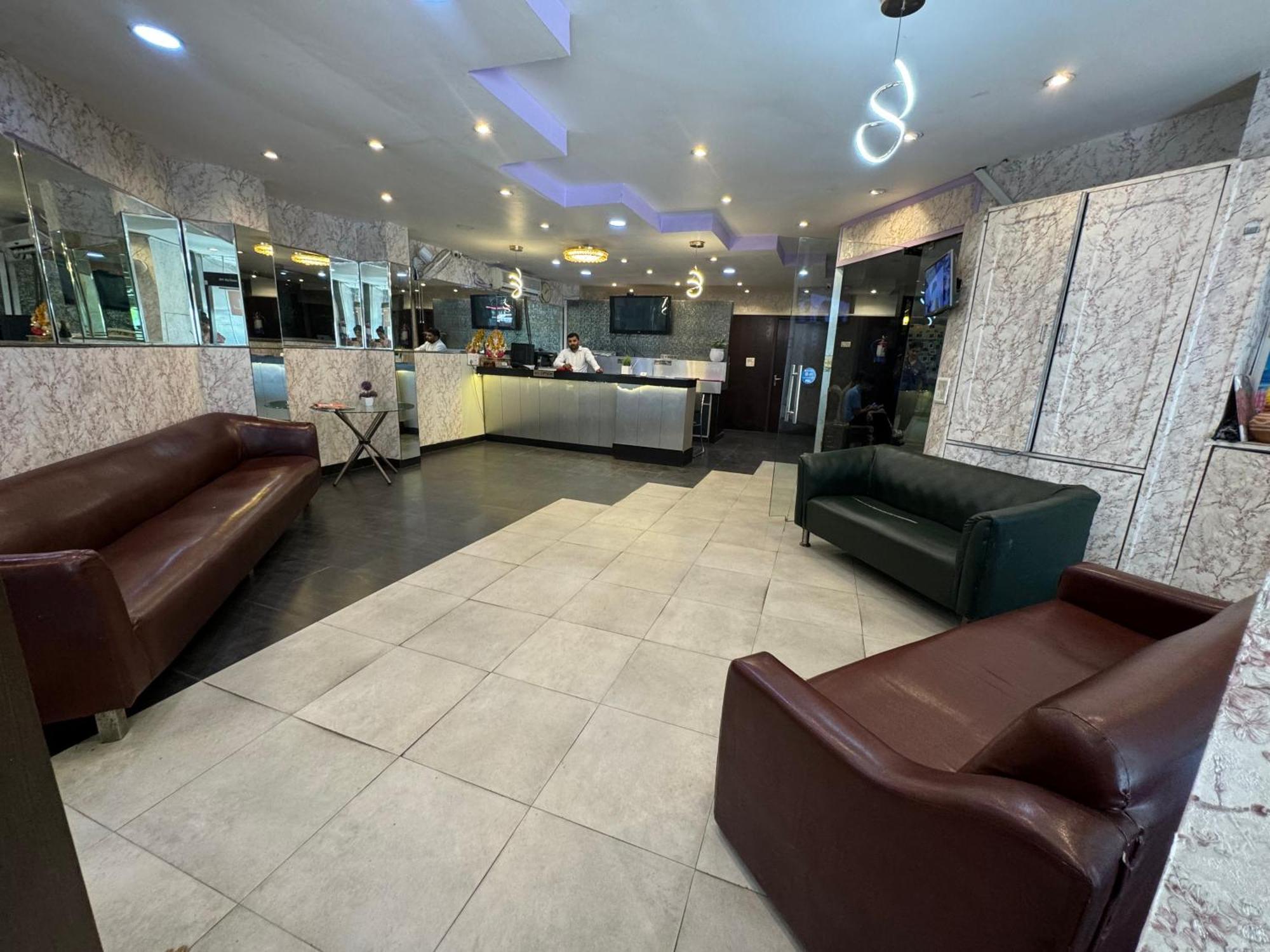 Airport Hotel Port View Ню Делхи Екстериор снимка
