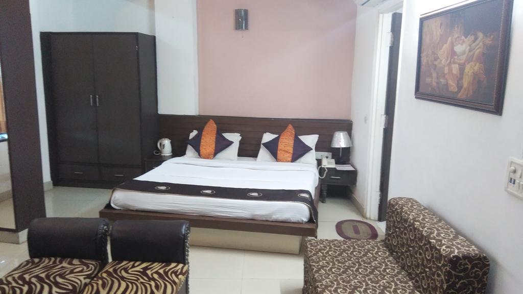 Airport Hotel Port View Ню Делхи Екстериор снимка