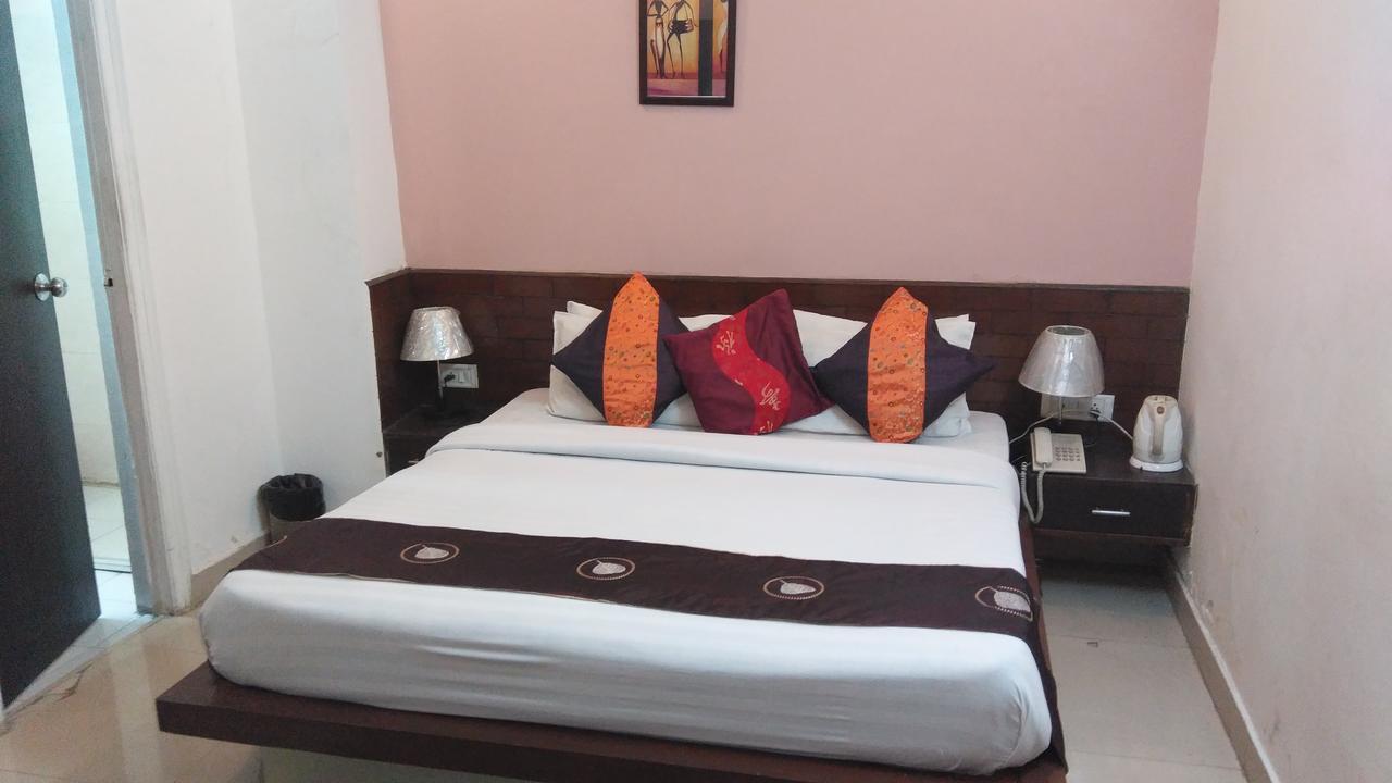 Airport Hotel Port View Ню Делхи Стая снимка