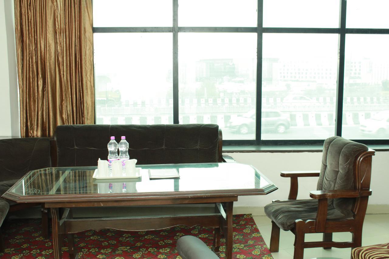 Airport Hotel Port View Ню Делхи Стая снимка