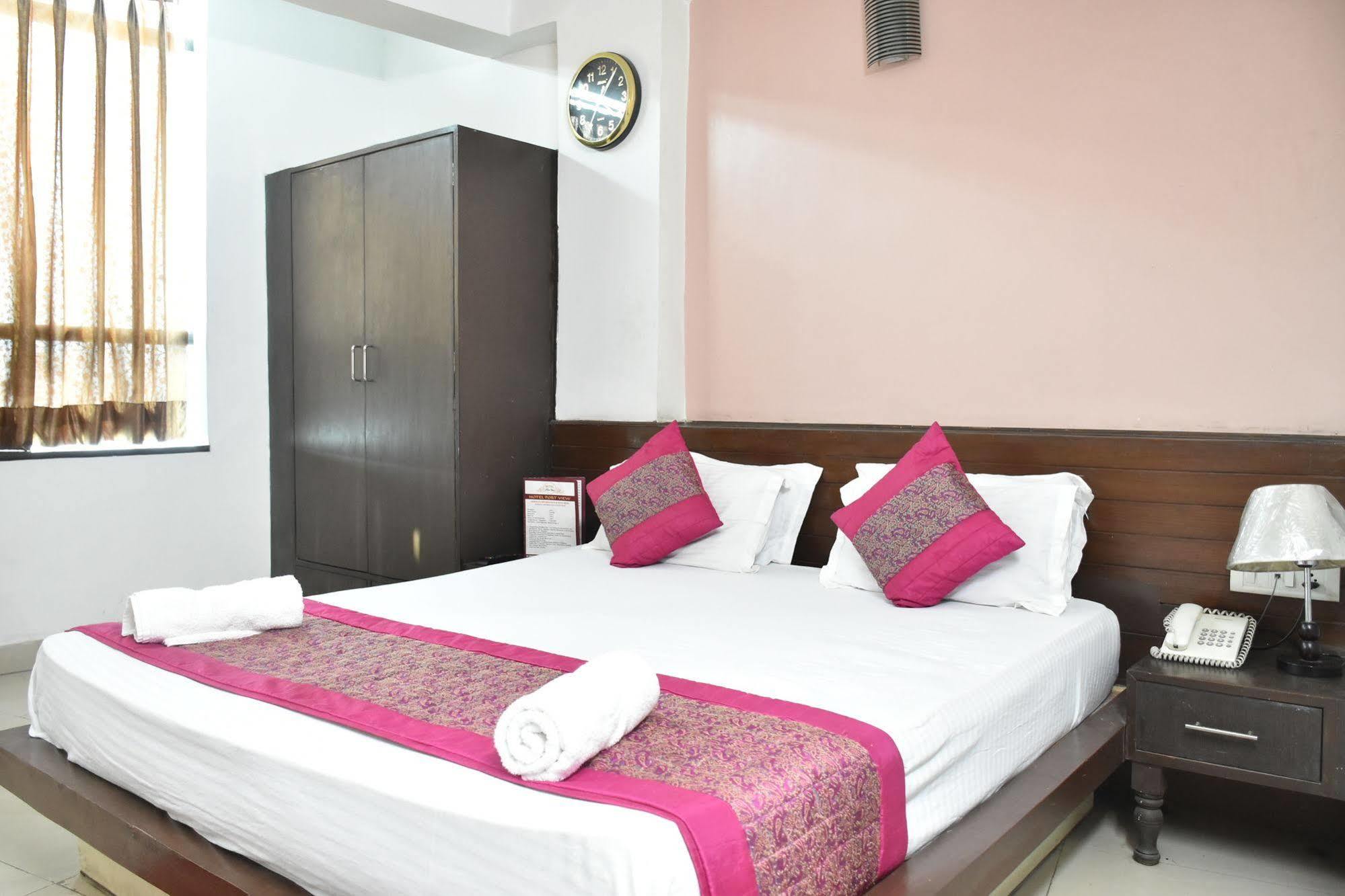 Airport Hotel Port View Ню Делхи Екстериор снимка